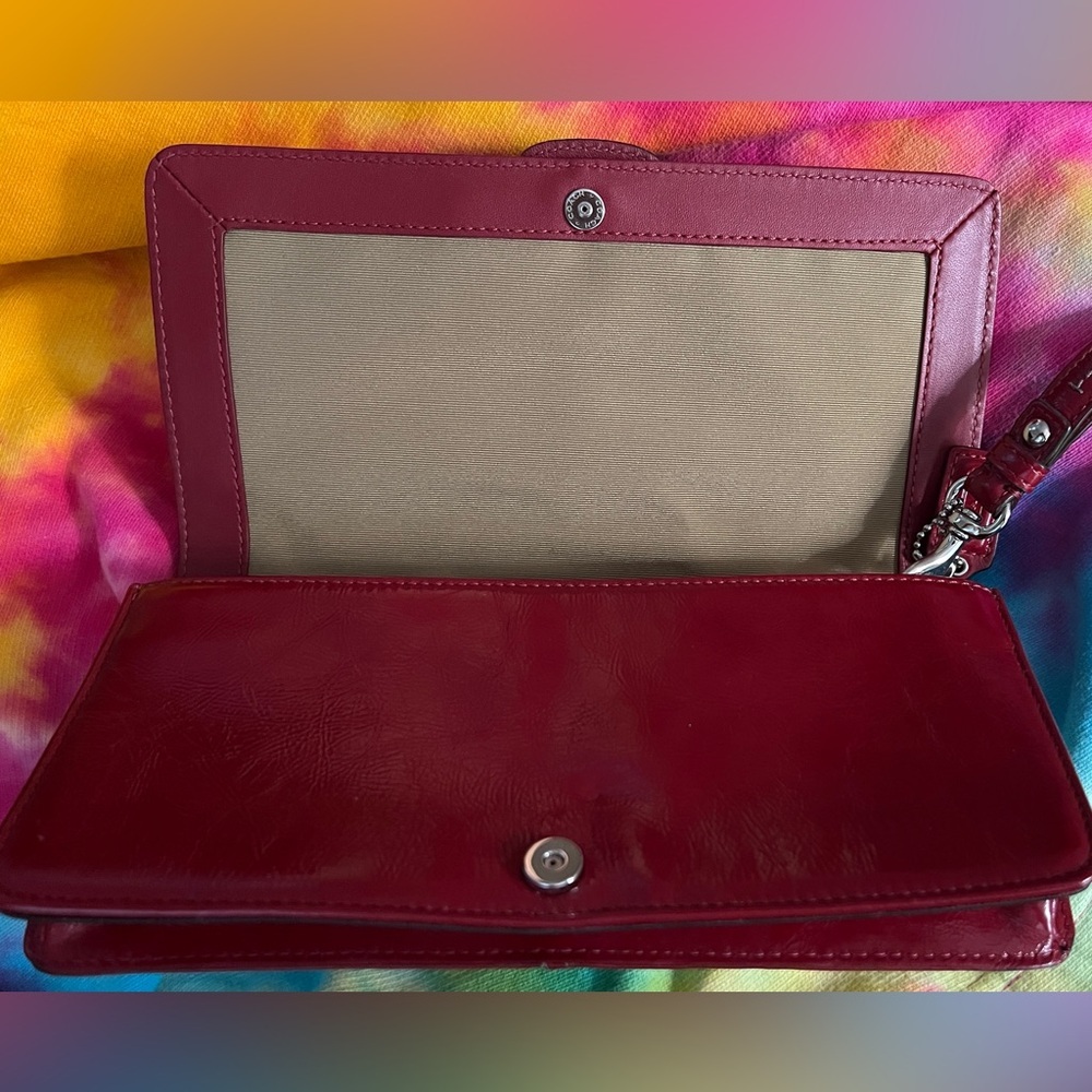 Coach ~ BLEEKER Crimson Red Patent Leather Large Buckle Wristlet Wallet F43371 - Picture 6 of 11